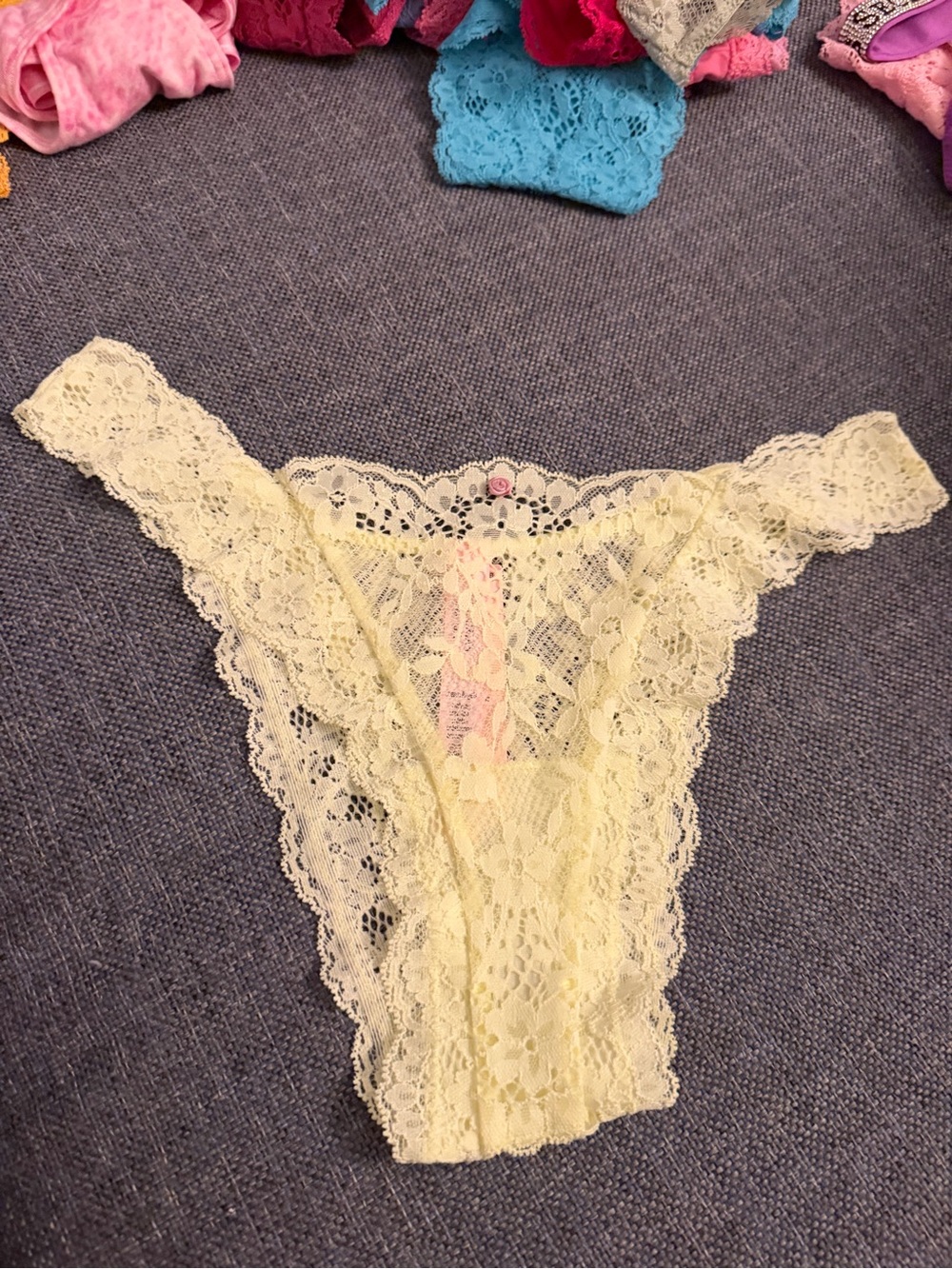 Victoria's Secret Pale Yellow Lace Brazilian dream angels new
